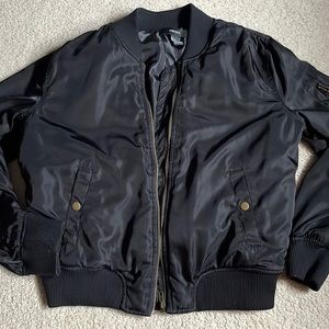Forever 21 bomber jacket size: large